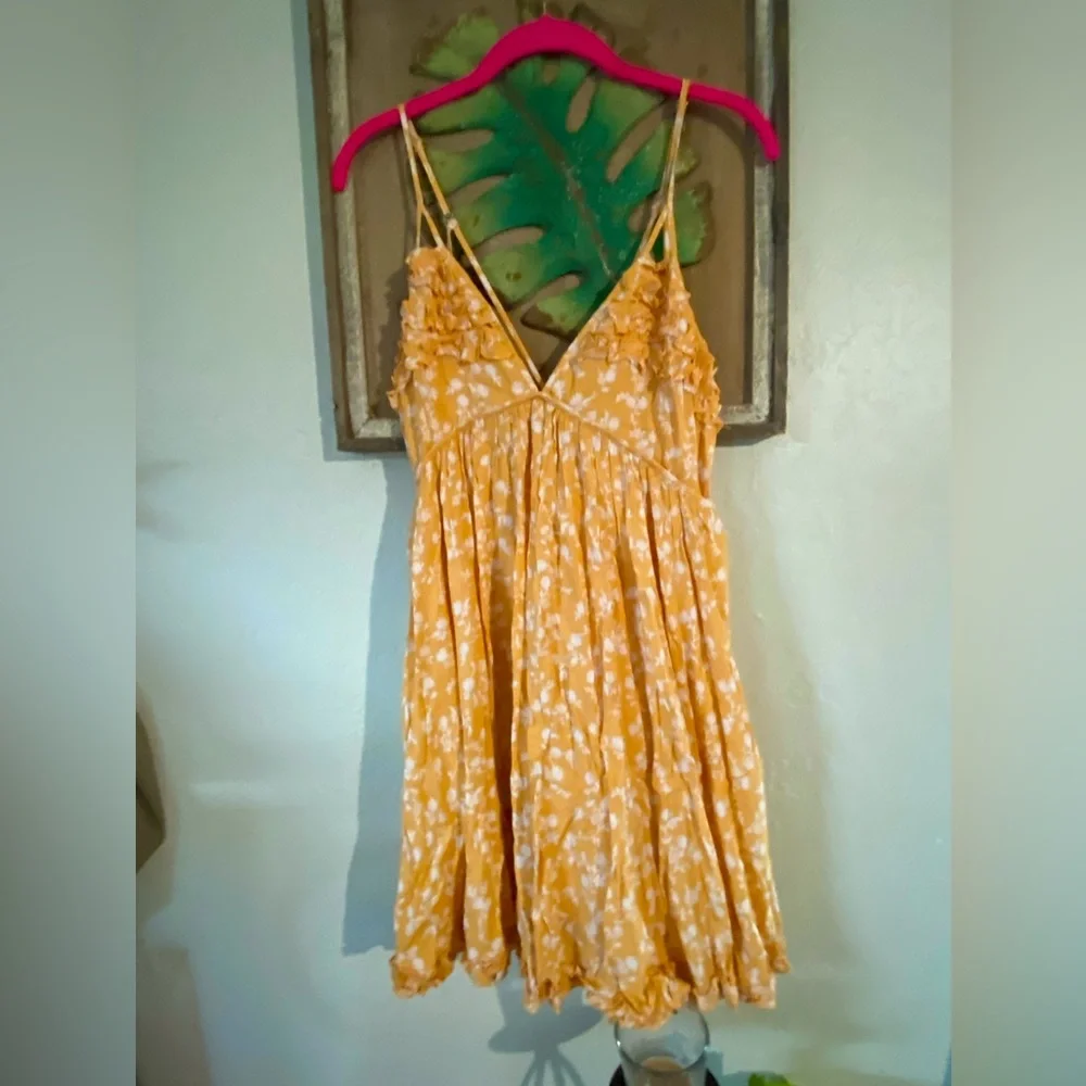 Women’s Papermoon Golden Frilly Ruffled White Floral Pattern Sundress mini - Picture 5 of 17